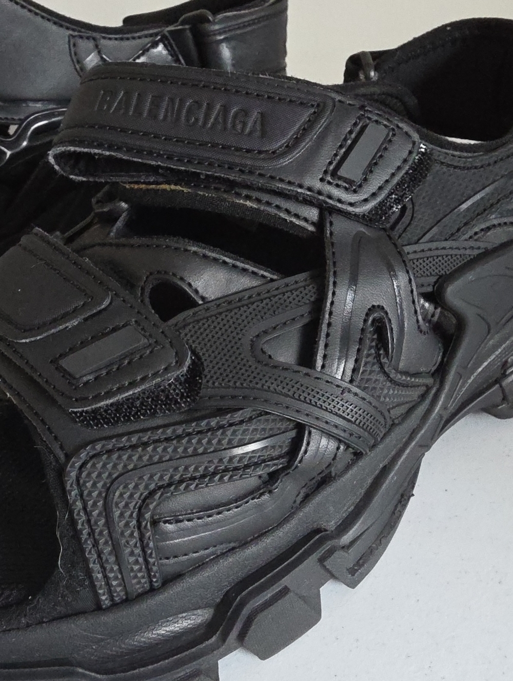 BALENCIAGA | Track Sandals Triple Black Straps mens SZ 11 - Picture 3 of 7